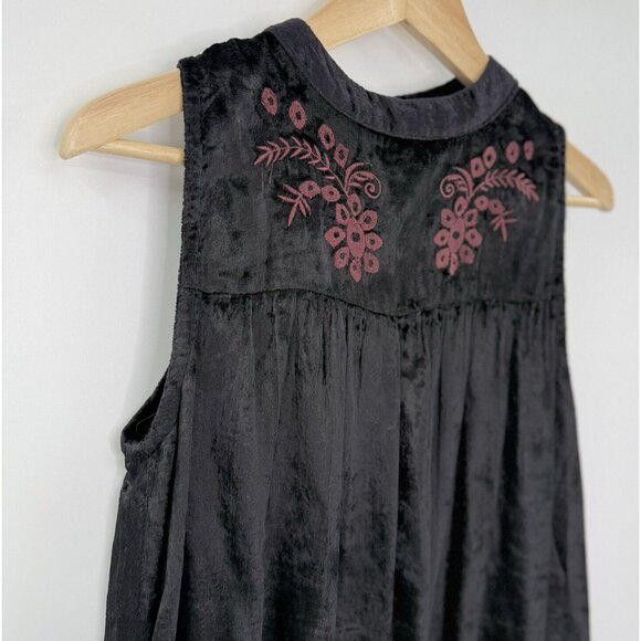 World Market Women’s Black Embroidered‎ Velour Sleeveless Blouse Size S/M Boho - Picture 5 of 12